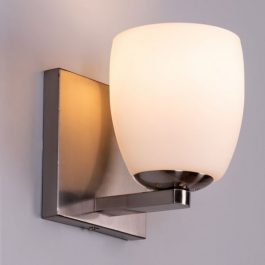 GORGEOUS MILKY GLASS SHADE  WALL LIGHT