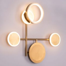 A CHIC MODERN WALL LIGHT