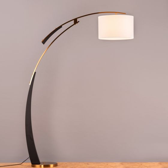 LONG FLIGHT FLOOR LAMP